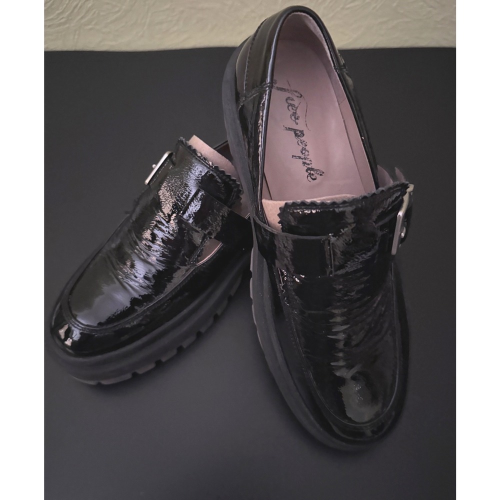 Free People Black Crinkled Patent Leather US 8 Lug Sole Platform Loafers